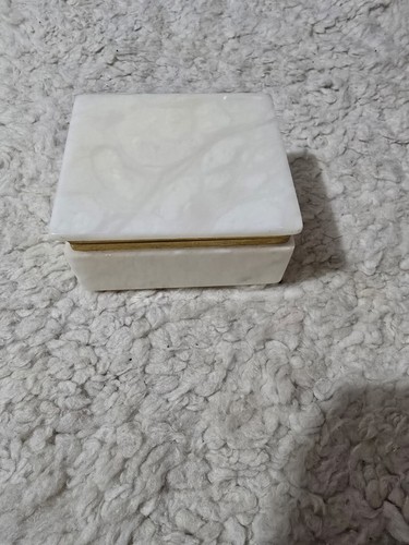 White opaline glass square - white, box