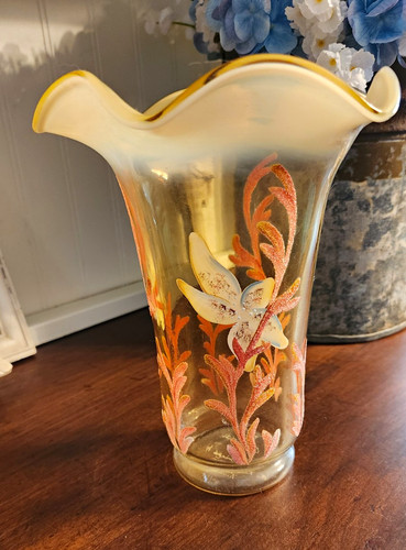 Fenton opalescent silken - opalescent, sand