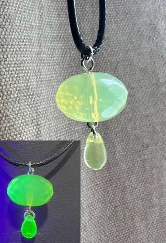 Opaline uranium glass pendant - opaline,